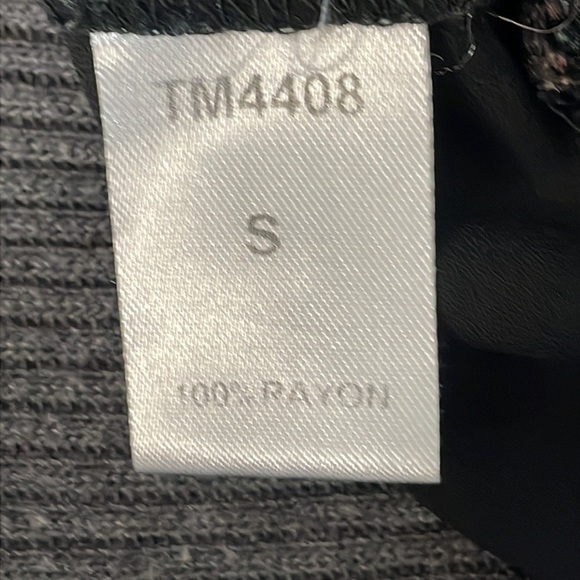 THML Ribbed Peplum Top - Picture 4 of 4